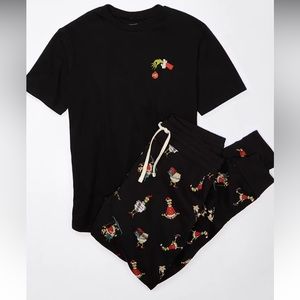 NWT American Eagle Grinch & Max Fleece Pyjama Set